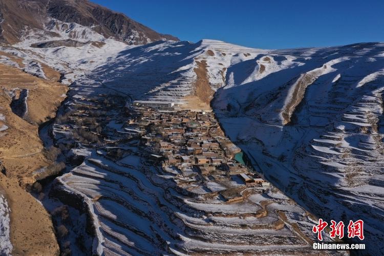(新春见闻)青海地震受灾民众:年货已备齐 现在很安心