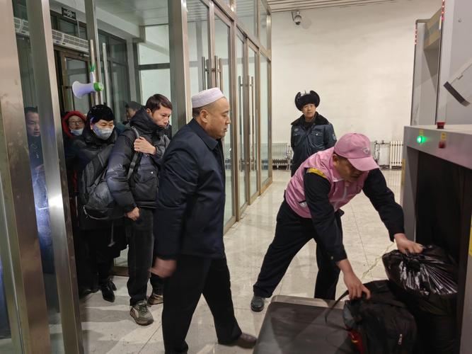 青藏铁路拉萨车务段暖心服务保障西藏春运期间旅客运输工作