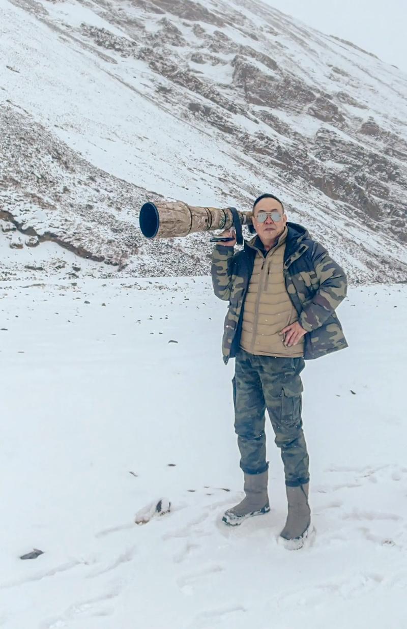 青海湖畔牧民拍摄到雪豹身影