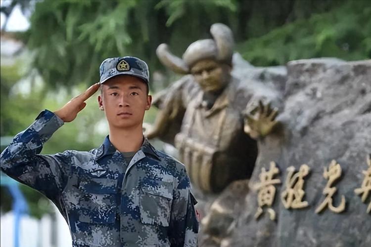 长大想当空降兵的“地震男孩”,现身航展