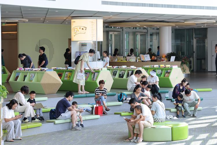 (申城风景线)探访儿童友好城市阅读新空间
