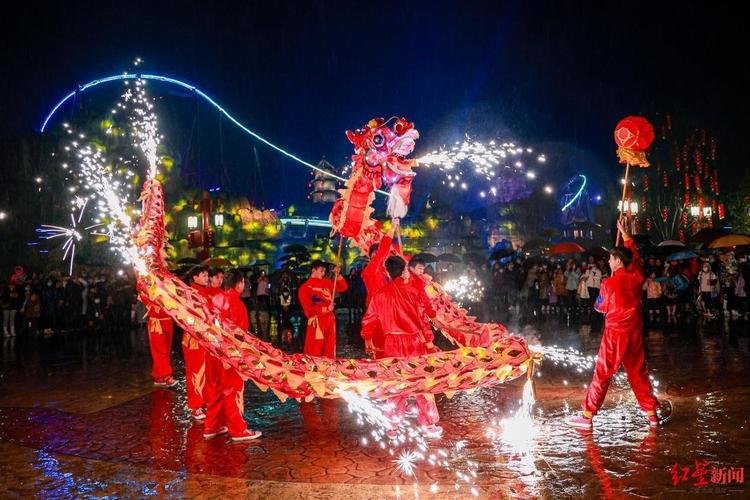 夜游长城、海上过年……春节家庭游有了新潮流