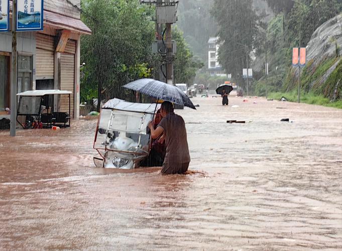 重庆市忠县发布暴雨黄色预警_1