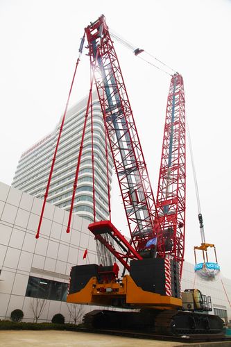 西安一医院质子中心回旋加速器成功吊装 为民众生命健康保驾护航